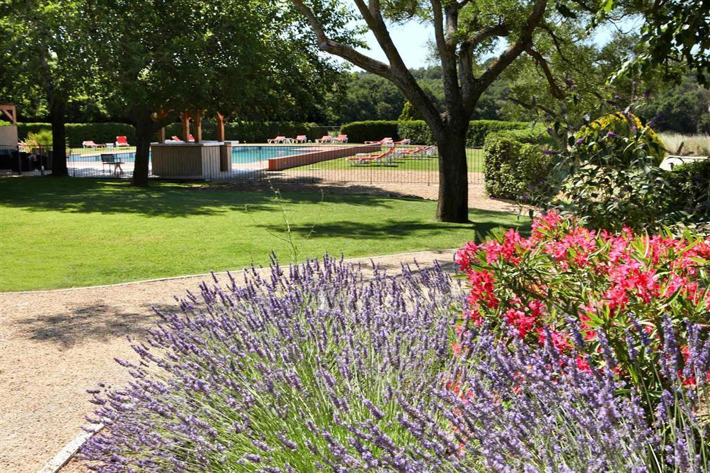 Mercure Aix-En-Provence Sainte-Victoire Chateauneuf-le-Rouge Екстер'єр фото