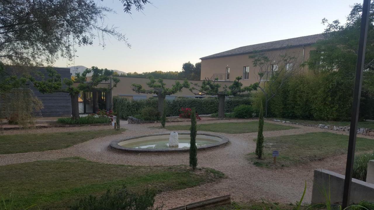 Mercure Aix-En-Provence Sainte-Victoire Chateauneuf-le-Rouge Екстер'єр фото